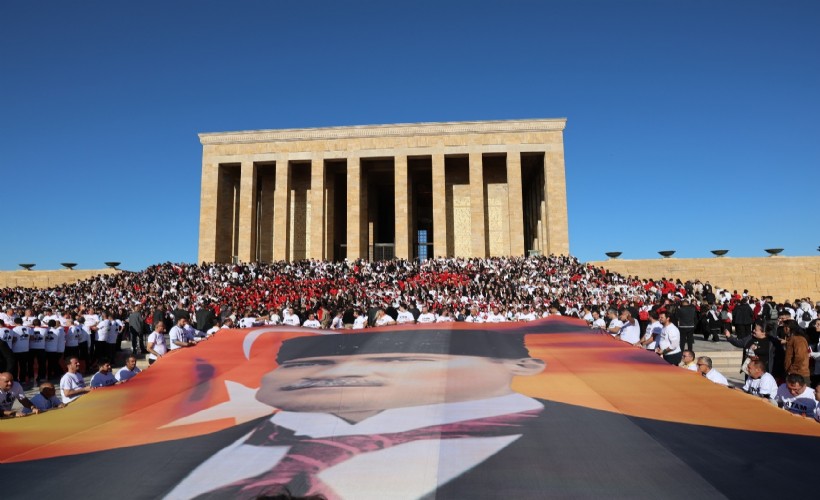 Ege’den Anıtkabir’e umut seli: Lösev ailesi Anıtkabir’de buluştu