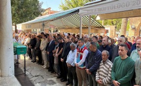 Evinin yanışını izlerken fenalaşıp ölen kişi son yolculuğuna uğurlandı