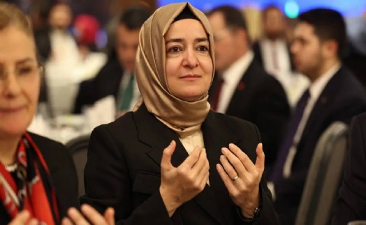 Fatma Betül Sayan Kaya artık doktorluk da yapamayacak!