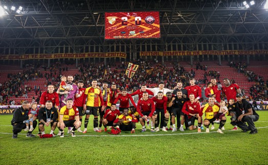 Göz-Göz 3'te 3'le kendini buldu