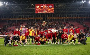 Göz-Göz 3'te 3'le kendini buldu