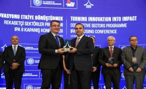 İYTE ve Teknopark İzmir'e Bakan Kacır'dan üstün proje ödülü
