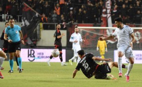 İlk yarıyı önde kapatan Altay ikinci yarı dağıldı!