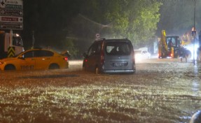 Yıllardır böyle yağmur görülmedi! Vali Gül'den 'evden çıkmayın' uyarısı
