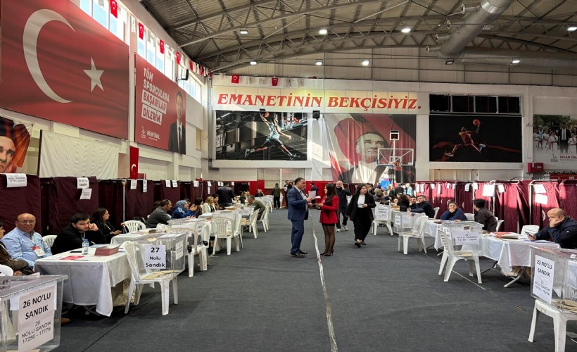 İzmir Barosu’nda yeni başkan Serhat Sökmen oldu