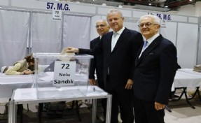 İzmir Ticaret Odası'nda meslek komiteleri için seçim heyecanı: İlk oy Özgener'den