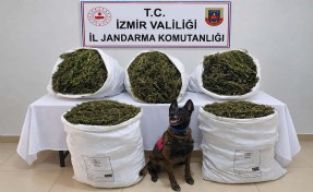 İzmir'de dev uyuşturucu operasyonu! 54 kilo 800 gram kubar esrar ele geçirildi