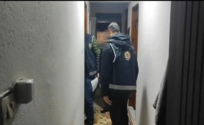 İzmir merkezli tefecilik operasyonu: 13 gözaltı!