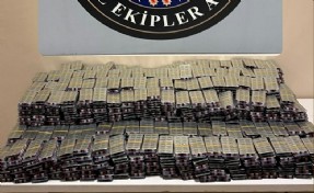 İzmir’de peş peşe uyuşturucu operasyonları: 62 bin 384 sentetik hap ele geçirildi