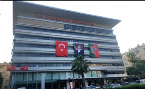 Karşıyaka Belediyesi’nden çöp açıklaması: 17 yeni kamyon devrede, gözler ÇAÇA’larda!