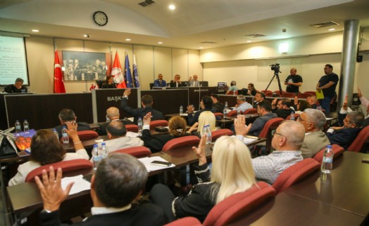 Karşıyaka'da 6.6 milyarlık 2027 bütçesine onay! YENİ Parti'den Tugay’a 'siyasi mefta' çıkışı