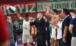 Karşıyaka evinde zaferle başladı