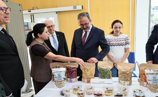 Kasapoğlu’ndan İzmir’de çağrı: 'Gıda bir insan hakkı, yaşam hakkı ve insanlık onurudur'