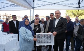 Kemalpaşa Belediyesi'nden çiftçiye destek!