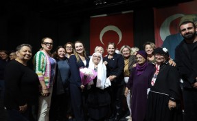 Konak’ın çınarlarından unutulmaz Cumhuriyet gösterisi