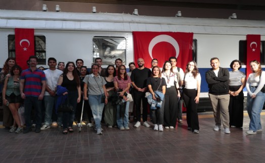 Konaklı gençler Yerel Tarih Gezisiyle Alsancak’ı keşfe çıktı