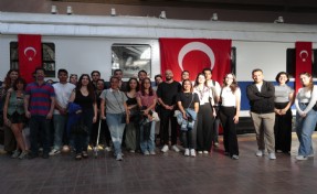 Konaklı gençler Yerel Tarih Gezisiyle Alsancak’ı keşfe çıktı