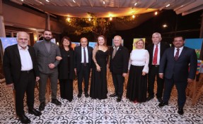 Konak’ta Cumhuriyet coşkusu çocuklar için dayanışmaya dönüştü