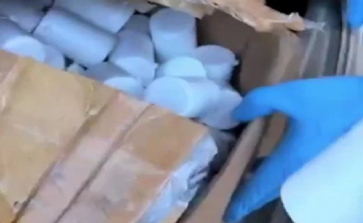 Manisa'da dev uyuşturucu operasyonu: 225 bin 960 sentetik ecza ele geçirildi