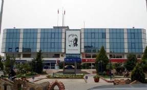 Menderes Belediyesi'nin Sayıştay raporunda kira gelirleri mercek altında: Milyonlarca lira tahsil edilemedi!