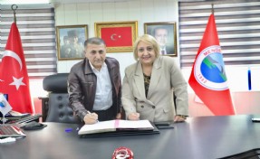 Menderes'te işçinin yüzünü güldüren sözleşme imzalandı
