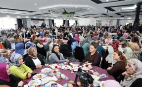 Menemen’de Çiftçi Kadınlar Günü’ne ‘özel’ kutlama