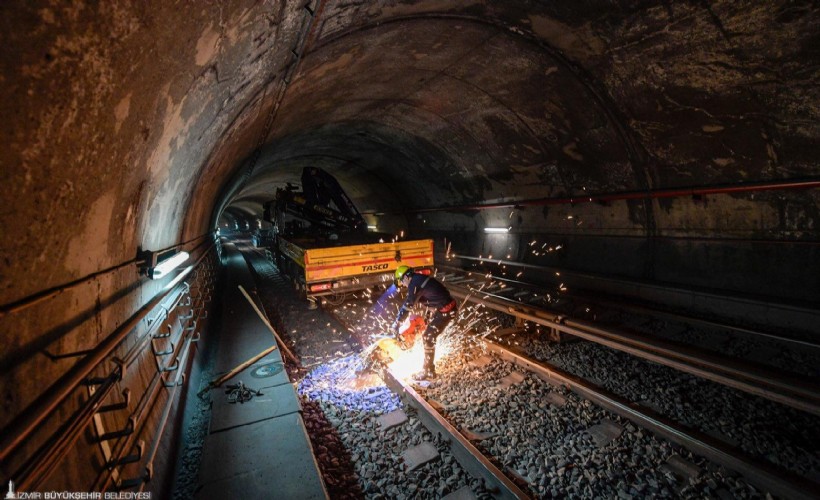 Metro rayları gece yarası değişiyor