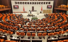 Muhalefetten Halk TV tepkisi: ‘Fon vurgununun üstünü kapatmaya çalışıyorlar’