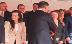 Önce Tugay ile tokalaştı sonra YENİ Parti’nin Alternatif 29 Ekim törenine gelmedi