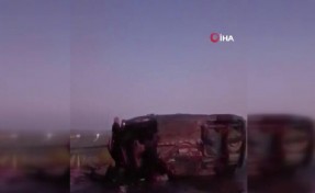Otomobiller kafa kafaya çarpıştı: 3 ölü, 4 yaralı