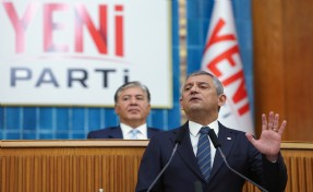 Özel’den AK Parti'ye giden başkanlara sert tepki: Satıp gidenler haindir! Hain oğlu haindir!
