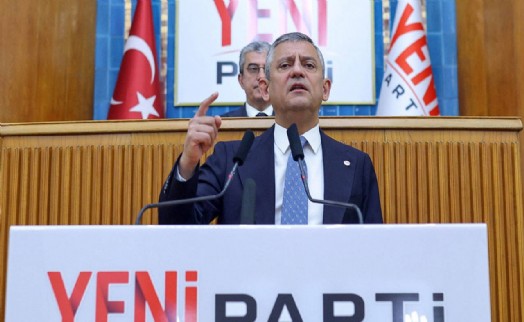 Özgür Özel kürsüden ateş püskürdü: Hiç kimse İzmir'le YENİ Parti'nin arasına giremez'