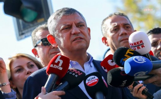 Özgür Özel’den Cemil Tugay’a sert sözler: Burnundan fitil fitil getirmezsem namussuzum