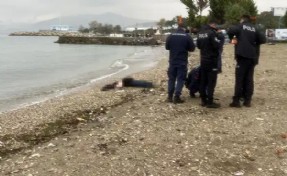 Plajda erkek cesedi bulundu: Kimliği belirlendi, üzerinden not çıktı