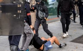 Protestoların ardından: Fransa'da sokağa çıkma yasağı ilan edildi!