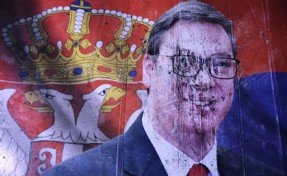 Sırbistan'da sokaklardan sandığa uzanan zafer: Öğrenciler 12 yıllık iktidarı değiştirdi, Vucic yenilgiyi kabul etti