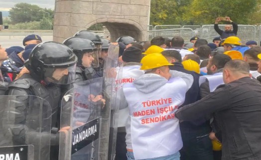 Somalı madencilere 4. günde de abluka sürüyor!