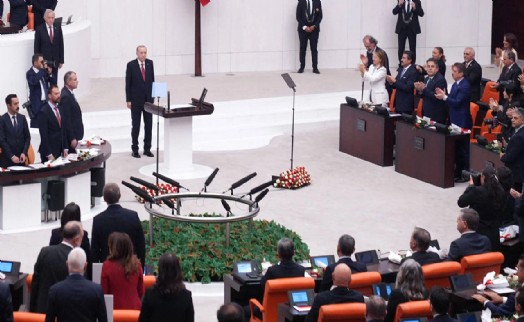TBMM'de yeni yasama yılı: Erdoğan kürsüye geldi, YENİ Parti salonu terk etti