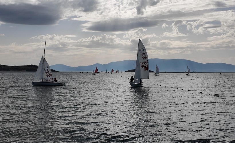TYF Yelken Ligi yarışları Foça'da başladı