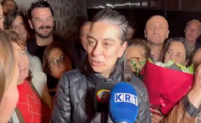 Tahliye edilen Sinem Dedetaş’tan ilk açıklama: Çalışma arkadaşlarımız içeride, yarım sevinebiliyoruz