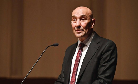 Tunç Soyer’den ‘İzmir Duruşu’ mesajı: 'İzmir’in hikayesi böyle bitmez, dayan güzel İzmir!'