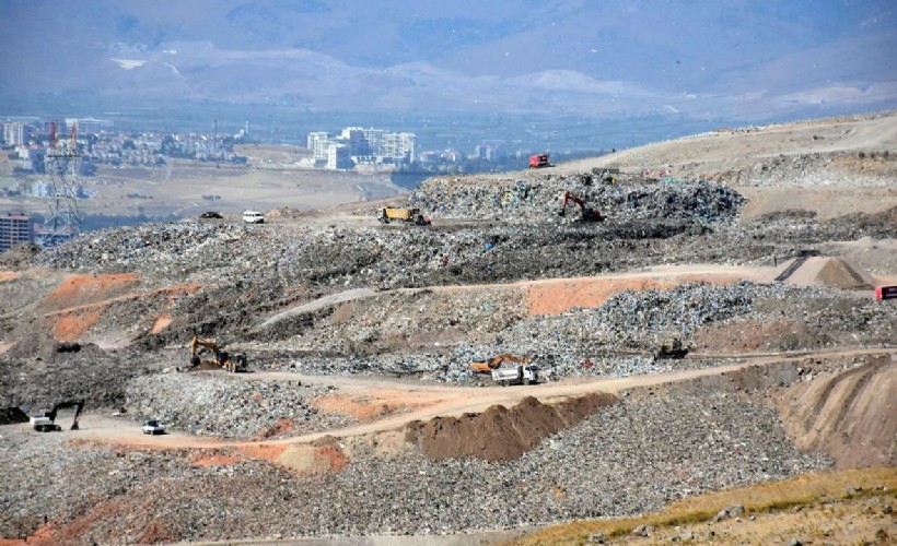 Valilikten İzmir'in çöp krizi için flaş hamle: İki bölgeye onay çıktı