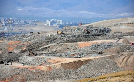 Valilikten İzmir'in çöp krizi için flaş hamle: İki bölgeye onay çıktı