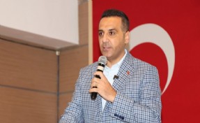 Yıldız'dan 'Atatürk fotoğrafını kaldırdı' iddialarına sert tepki: 'Atatürk sevgimizi ucuz siyasi polemiklere ve sığ zihniyete malzeme yaptırmayız'