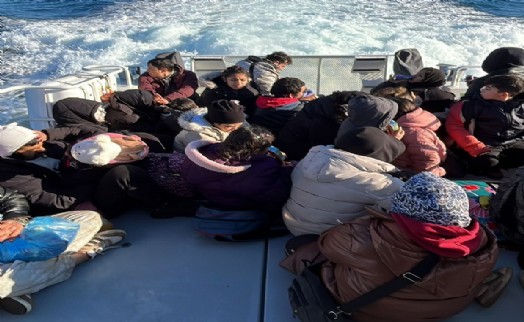 44 kaçak göçmen koyda mahsur kaldı!