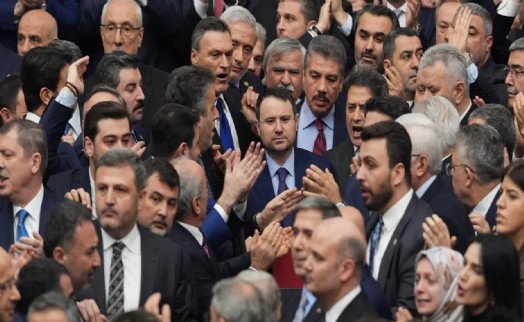 AK Parti'de 'yeni bakan' kulisi