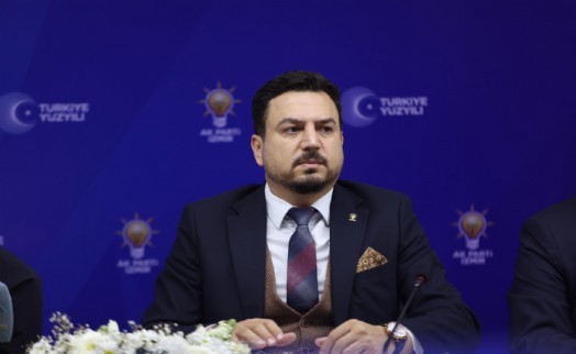 AK Parti'li Narlı'dan Alsancak'taki yürüyüşe sert tepki: Derdiniz demokrasi değil islamofobi!