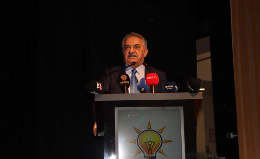 AK Parti'li Yazıcı: Türkiye yeni anayasa yapmalı