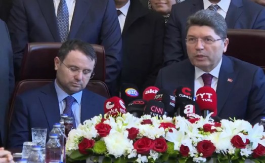 Adalet Bakanlığı'ndaki devir teslimde koltuk krizi