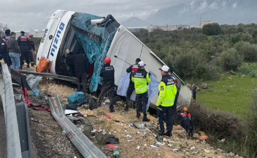 Antalya'da facia gibi kaza: 9 ölü 7'si ağır 21 yaralı